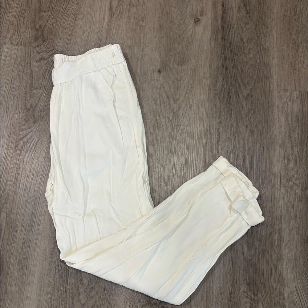Splendid Cream Pleated Trousers